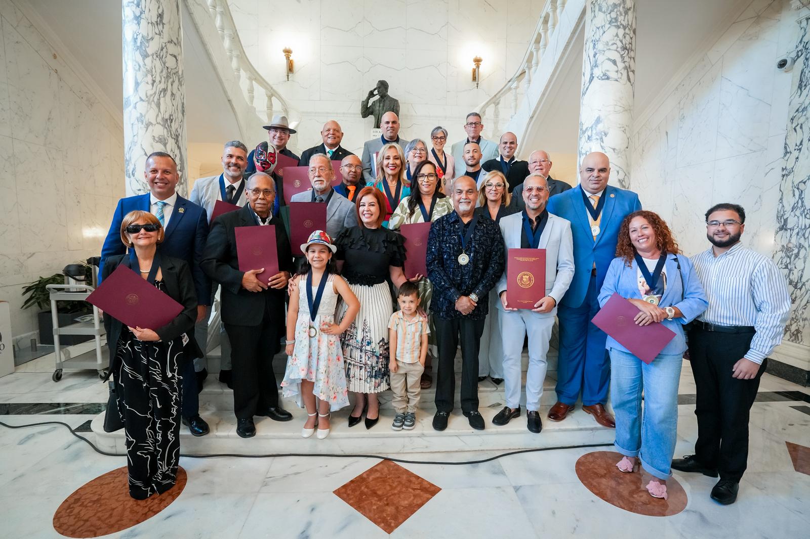 foto de Del cuadrilátero al Capitolio: Senado reconoce a Chicky Starr, El Profe y figuras culturales del norte